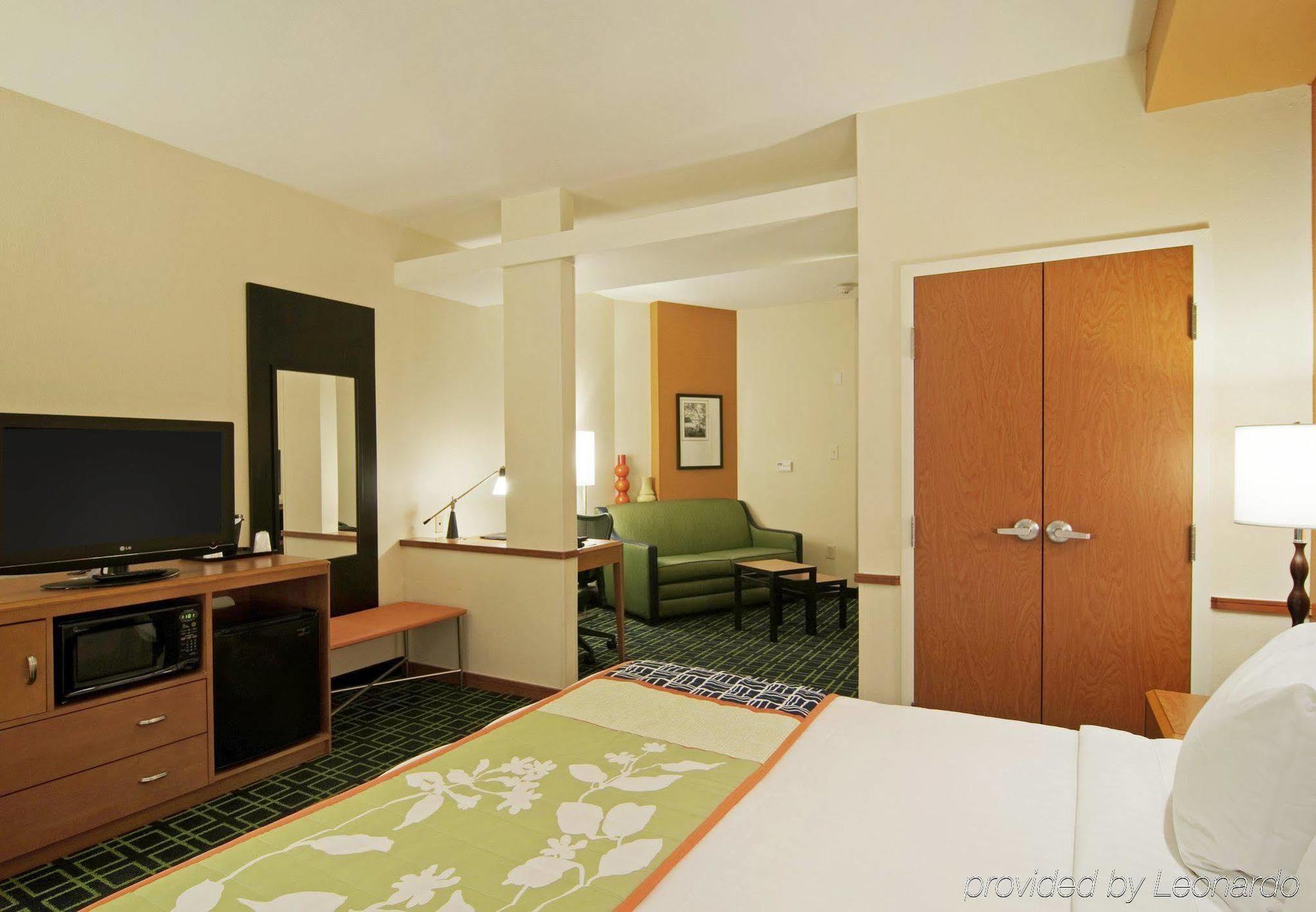 Fairfield Inn & Suites Houston Channelview Room photo