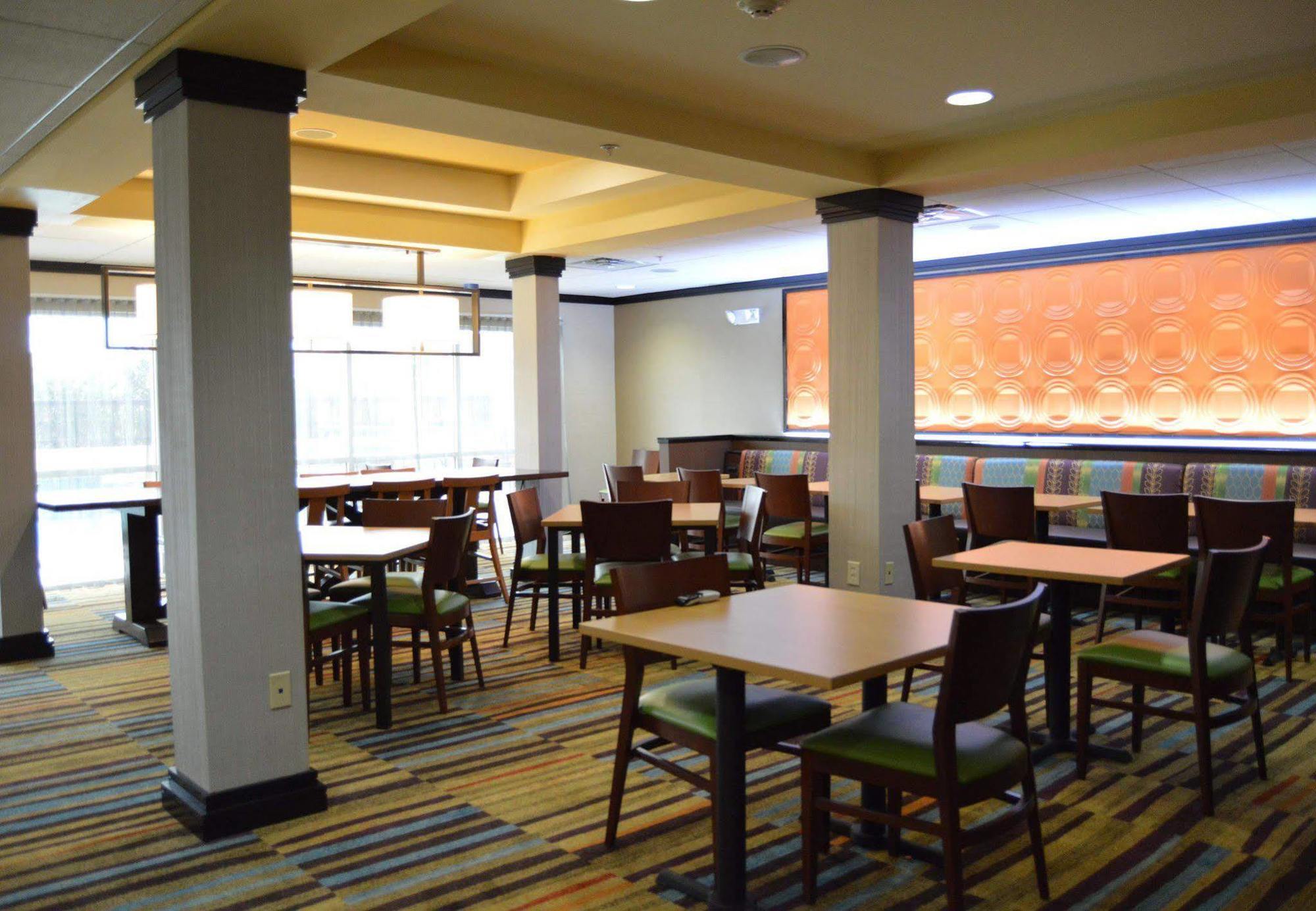 Fairfield Inn & Suites Houston Channelview Exterior photo